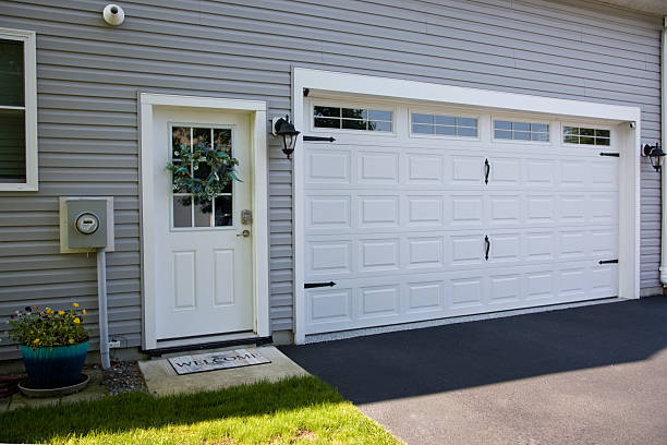24/7 Emergency Garage Door Panel Replacement experts in Two Rivers, WI